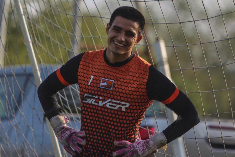 Baja la cortina Alexis Andrade