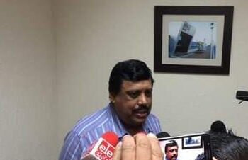 Reciben maestros jubilados aguinaldo incompleto