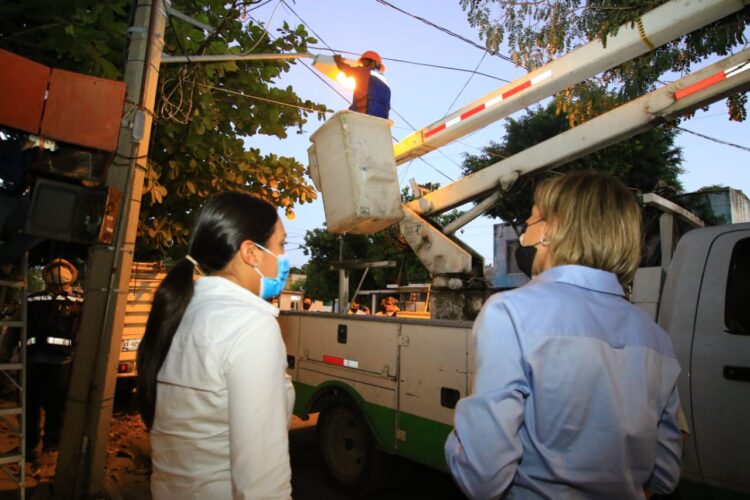 Rehabilitan 50 circuitos de alumbrado público