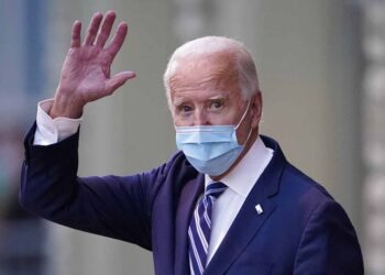 Biden gana presidencia con 306 votos en colegio electoral, según medios