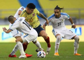 Uruguay propina goleada a domicilio 3-0 ante Colombia