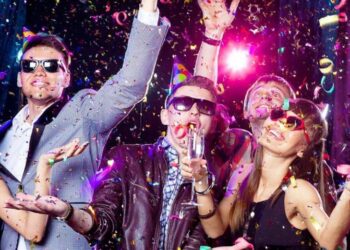 Desactivan fiesta con más de 200 jóvenes en Aguascalientes