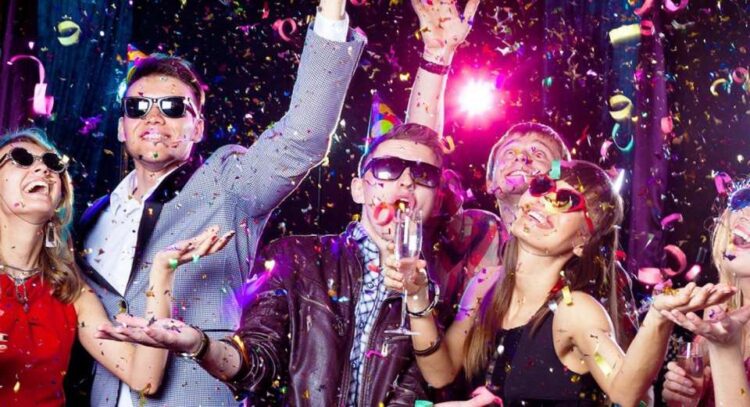 Desactivan fiesta con más de 200 jóvenes en Aguascalientes