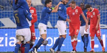 Italia supera sus ausencias y vence 2-0 a Polonia