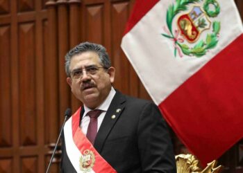 A 5 días de asumir poder Manuel Merino renuncia a presidencia de Perú