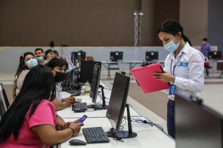 Inicia revisión de expedientes para seleccionar a becados