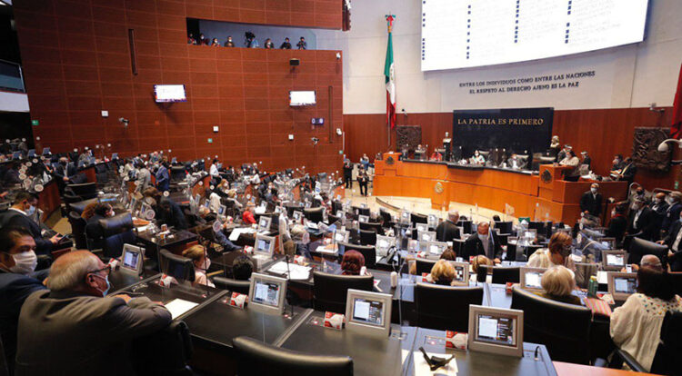 Senado de México aprueba uso recreativo, médico e industrial de mariguana