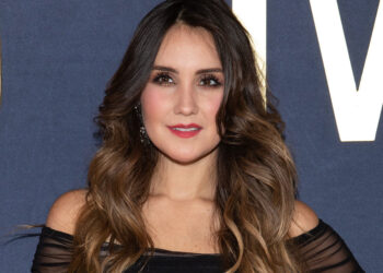 Dulce María nos sorprende con su primer sencillo