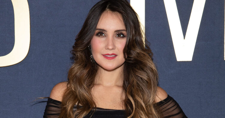 Dulce María nos sorprende con su primer sencillo