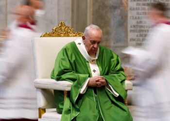Ya investiga El Vaticano ‘like’ del papa a modelo brasileña