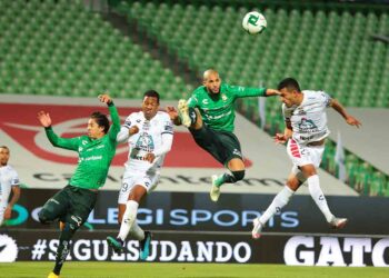 Pachuca se impone 3-0 a Santos y pasa a cuartos de final