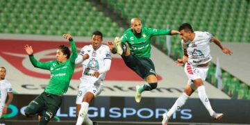 Pachuca se impone 3-0 a Santos y pasa a cuartos de final