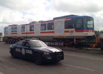 Trasladan vagones del metro del puerto de Altamira a Monterrey 