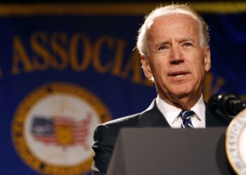 Trump ordena iniciar transición presidencial con equipo de Biden