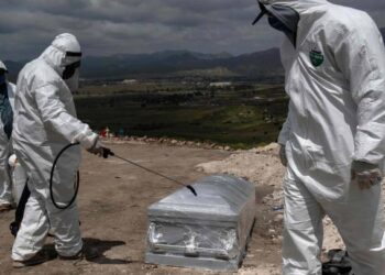 Muertes por covid-19 llegan a 101 mil 926 en México