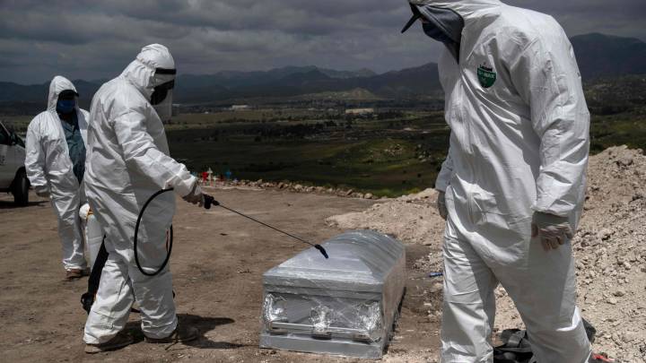 Muertes por covid-19 llegan a 101 mil 926 en México