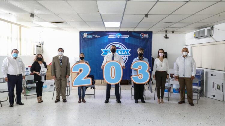 Entrega Rivas de forma  presencial apoyo a preescolar en Nuevo Laredo