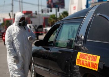 Anuncian apoyo de 11,460 pesos a familias de fallecidos por Covid