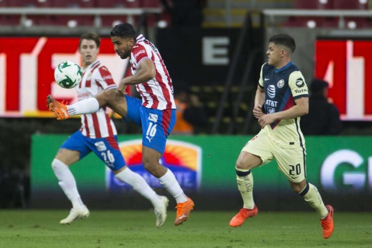 Chivas se impone 1-0 al América en Guadalajara