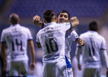Puebla sorprende y doblega en casa 2-1 al León