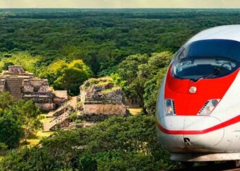 Mayas de Campeche entregan 268 mil firmas contra el Tren Maya