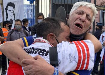 Multitudinario adiós a Maradona en Palacio Nacional de Argentina