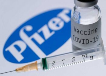 Pfizer entrega a Cofepris expediente de su vacuna anticovid
