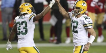 Rodgers guía a Packers a triunfo ante diezmados 49ers