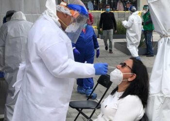 Pacientes recuperados de covid son susceptibles a reinfección