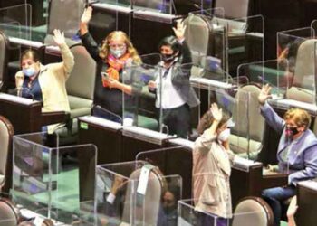 Diputados podrán cobrar dieta y hacer campañas; avalan reglas para reelección