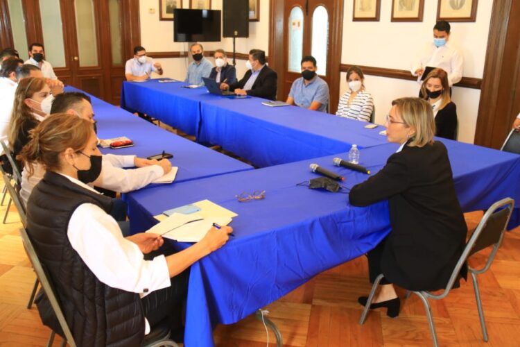 Dan sacudida al Ayuntamiento de Victoria