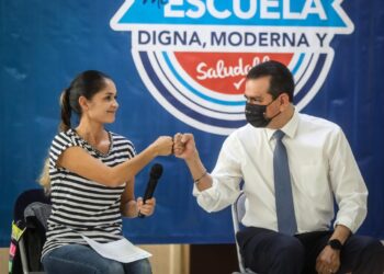 Dota Rivas de transformadores a 11 espacios educativos