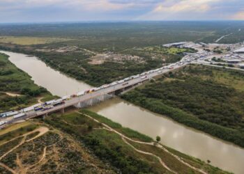 Buscan Rivas, Saenz y empresarios destrabar problemáticas en puentes