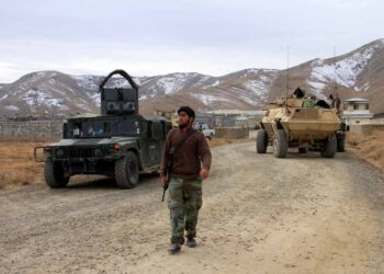 Atentado contra base militar deja al menos 30 muertos en Afganistán