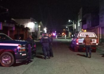 Dos muertos y 16 heridos deja ataque a bar en Michoacán