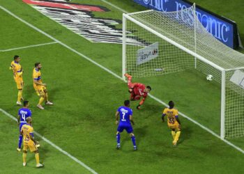 Cruz Azul cae 0-1 ante Tigres, pero global 3-2, le da pase a semifinales