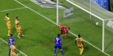 Cruz Azul cae 0-1 ante Tigres, pero global 3-2, le da pase a semifinales