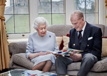 Celebran 73 aniversario de bodas la reina Isabel y su esposo Felipe