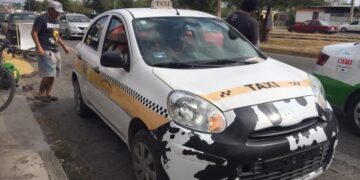 Repartidor sale lesionado al chocar su bicicletaPor