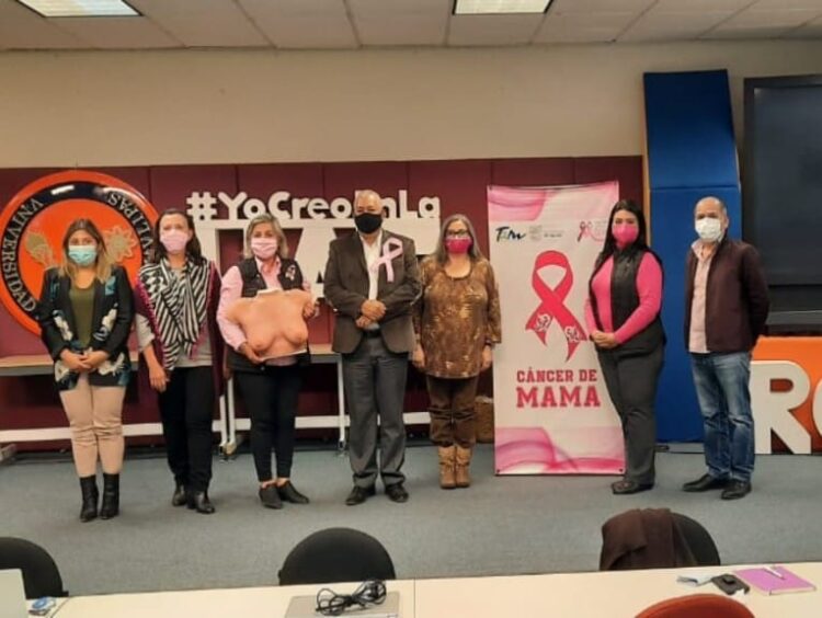 Exponen testimonios de vida en la lucha contra el cáncer de mama