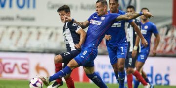 Rayados derrota a Cruz Azul y se mete a la pelea por los cuatro primeros lugares