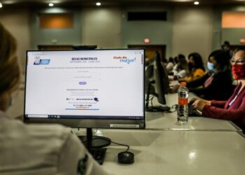 Se han registrado 18 mil neolaredenses para obtener una beca