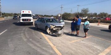 Choque deja como saldo tres lesionados