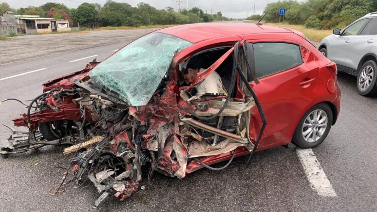 Muere empleado de la UAT en fatal choque