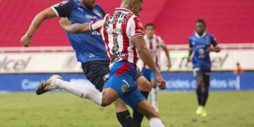 Chivas de Guadalajara vence 3-1 a Rayados de Monterrey
