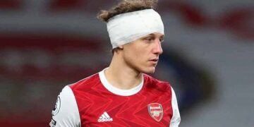 Duras criticas al Arsenal por dejar conducir a David Luiz tras golpe con Raúl Jiménez