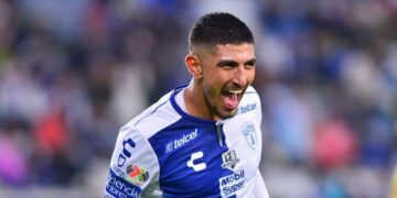 Víctor Guzmán no regresará a Chivas; va a ir a Europa