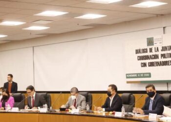 Pide Gobernador FGCV a Diputados recursos para agua, carreteras y drenaje 