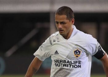 Chicharito Hernández anota su primer gol de la temporada en la MLS y se sacude la malaria en el empate del Galaxy