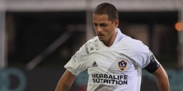 Chicharito Hernández anota su primer gol de la temporada en la MLS y se sacude la malaria en el empate del Galaxy
